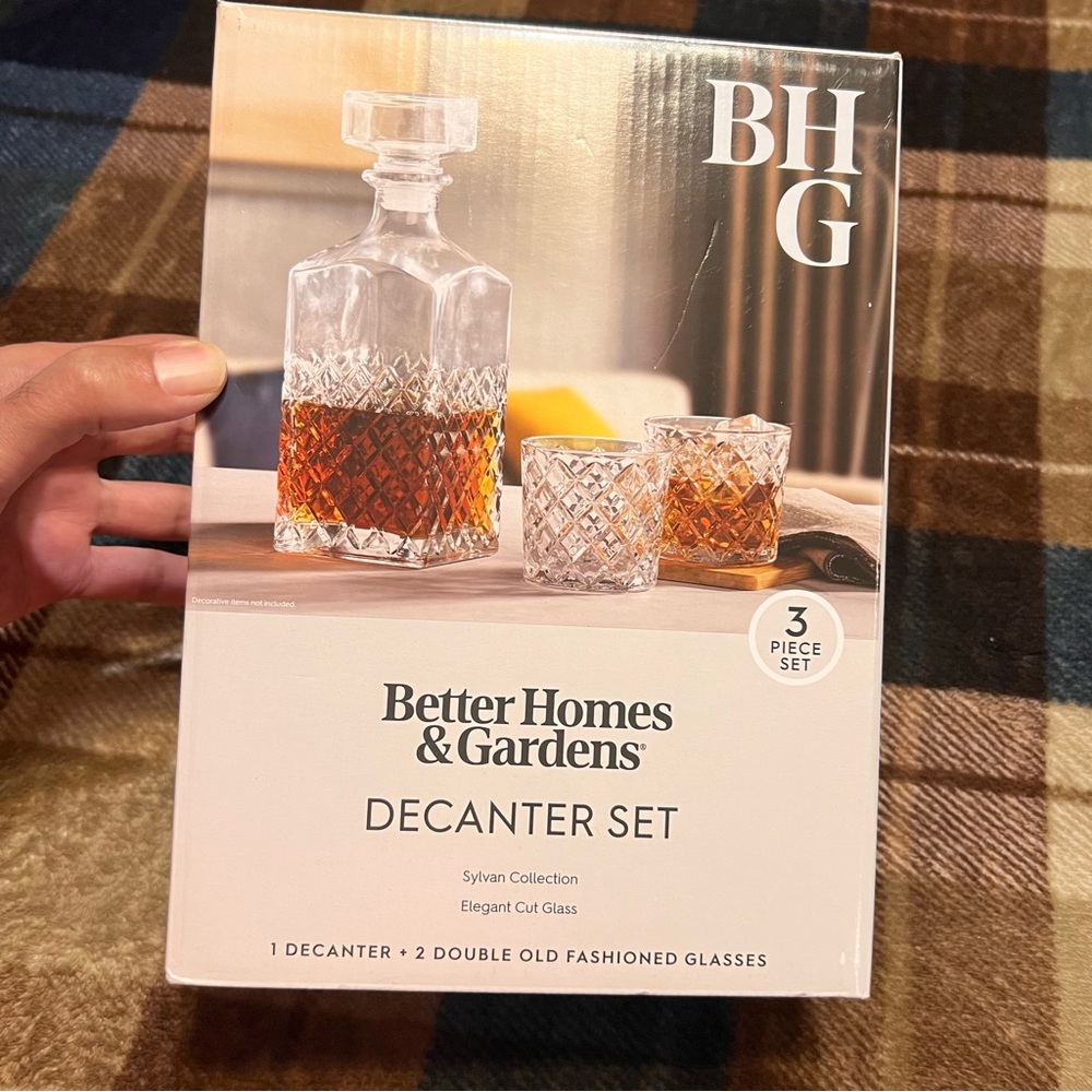 SOLD Better Homes And Gardens Decanter Set - Clear and Amber